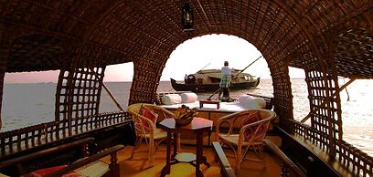 Spice Coast Cruises CGH Earth-Houseboat