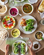 Spice Coast Cruises CGH Earth-Houseboat