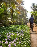 Spice Coast Cruises CGH Earth-Houseboat