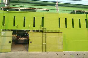 OYO Life Kost ijo Tembok Tinggi