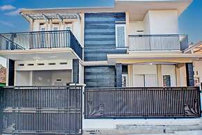 OYO Life 93138 Anugrah Kost Syariah