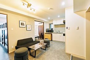 B/C APARTMENT Asakusa Hanazono Dori Hotel with Rental Car and Sauna