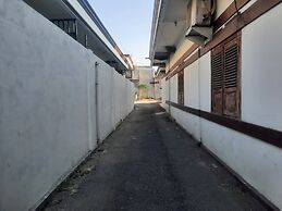 OYO Life 93160 Kost Jenny Karawang