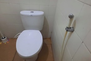 OYO Life 93160 Kost Jenny Karawang