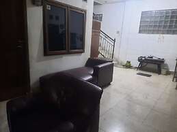 OYO Life 93160 Kost Jenny Karawang