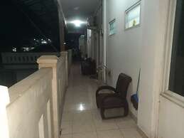 OYO Life 93160 Kost Jenny Karawang