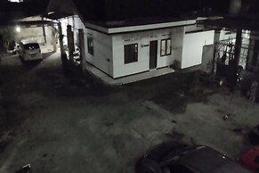 OYO Life 93160 Kost Jenny Karawang