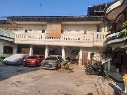 OYO Life 93160 Kost Jenny Karawang