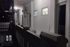 OYO Life 93160 Kost Jenny Karawang