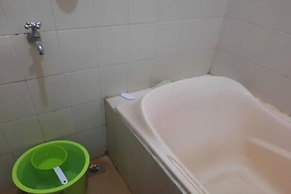 OYO Life 93160 Kost Jenny Karawang