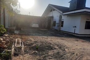 OYO Life 93160 Kost Jenny Karawang