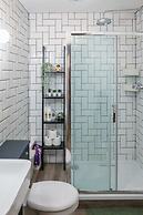 Chic 1BD Flat - W/views of Edinburgh Castle!