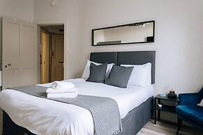 Chic 1BD Flat - W/views of Edinburgh Castle!