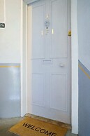 Chic 1BD Flat - W/views of Edinburgh Castle!