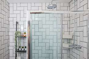 Chic 1BD Flat - W/views of Edinburgh Castle!