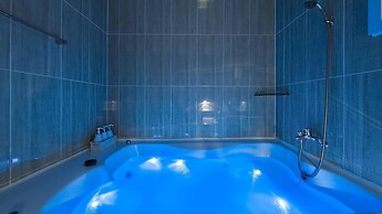 Anmyeondo Town 1967 Dog Pool Villa