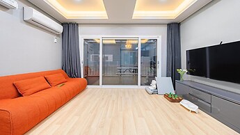 Anmyeondo Town 1967 Dog Pool Villa