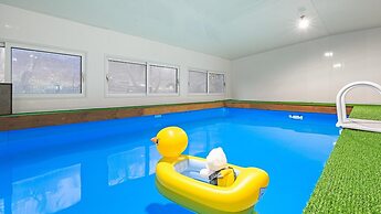 Anmyeondo Town 1967 Dog Pool Villa