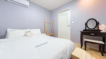 Anmyeondo Town 1967 Dog Pool Villa