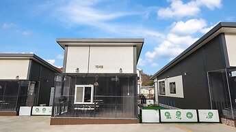 Anmyeondo Town 1967 Dog Pool Villa