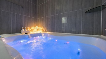 Anmyeondo Town 1967 Dog Pool Villa