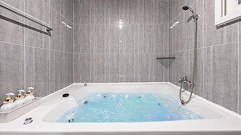 Anmyeondo Town 1967 Dog Pool Villa