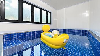 Anmyeondo Town 1967 Dog Pool Villa