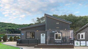 Anmyeondo Town 1967 Dog Pool Villa