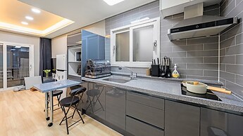 Anmyeondo Town 1967 Dog Pool Villa