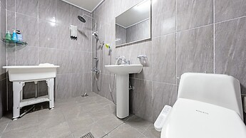 Anmyeondo Town 1967 Dog Pool Villa