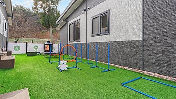 Anmyeondo Town 1967 Dog Pool Villa