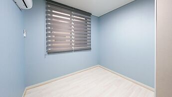 Anmyeondo Town 1967 Dog Pool Villa