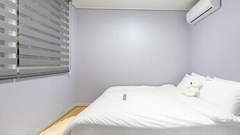 Anmyeondo Town 1967 Dog Pool Villa