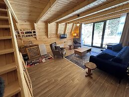 Mariposa Luxury House