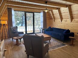 Mariposa Luxury House