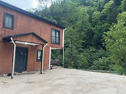 Mariposa Luxury House