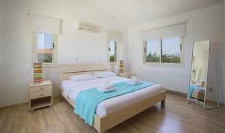 Soothing Sunset Villa, 200m to the Beach