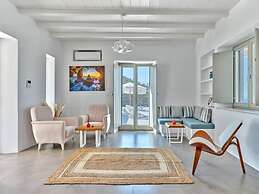 La Vitalite Luxury Villa in Paros