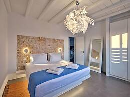 La Vitalite Luxury Villa in Paros
