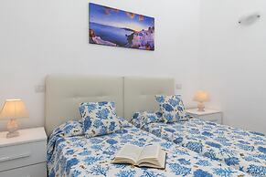 Anemone Apartment With Terrace by Wonderful Italy