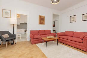 Spacious 2 Bedroom Apartment by Renters