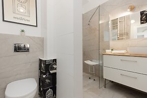 Spacious 2 Bedroom Apartment by Renters