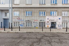 Spacious 2 Bedroom Apartment by Renters