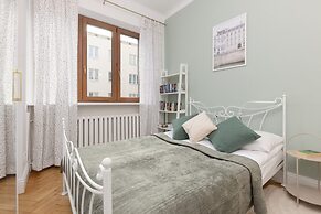 Spacious 2 Bedroom Apartment by Renters