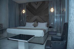De Phantom Continental Hotel Lekki