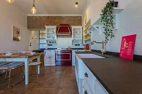 Graffiti Apartment by Wonderful Italy