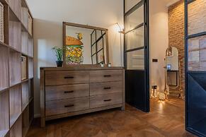 Graffiti Apartment by Wonderful Italy