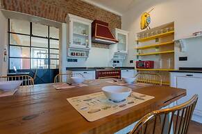 Graffiti Apartment by Wonderful Italy