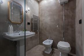 Graffiti Apartment by Wonderful Italy