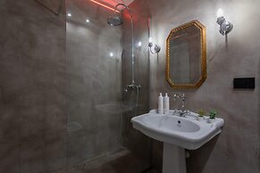 Graffiti Apartment by Wonderful Italy